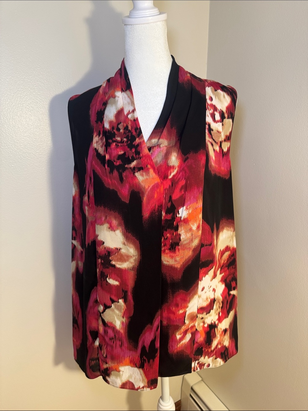 Sleeveless V-Neck Floral Watercolor Blouse in Black, Red & Cream